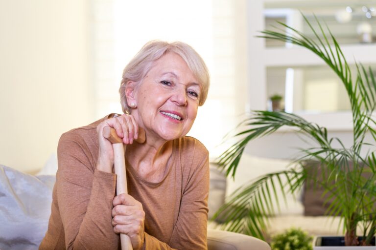 renforcer l’autonomie d’une personne âgée grâce au maintien à domicile